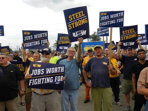 Steel Workers Ready to Strike | TheDetroitBureau.com