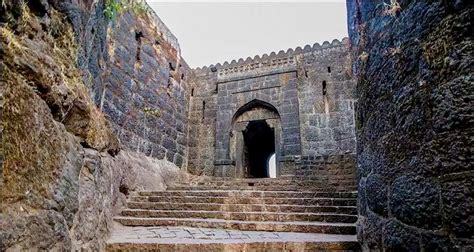 Pratapgarh Fort Mahabaleshwar (Entry Fee, Timings, History, Built by ...