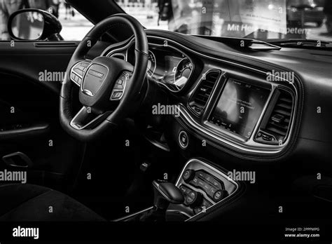 Dodge challenger rt Black and White Stock Photos & Images - Alamy