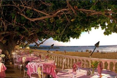 Hau Tree Lanai: Honolulu Restaurants Review - 10Best Experts and Tourist Reviews