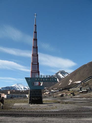 Arctic ghost town Pyramiden | Sophie's World Travel Inspiration