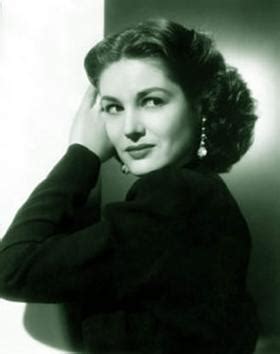 Joan Taylor - Wikipedia