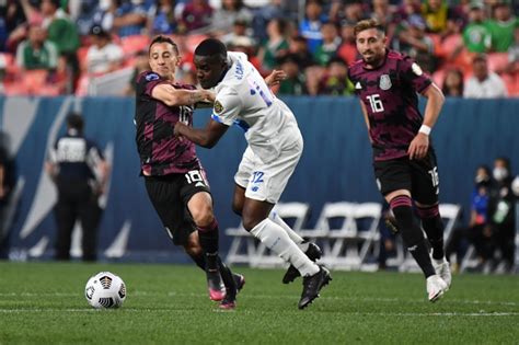 Homophobic chants halt Mexico vs. Costa Rica Nations League semifinal ...