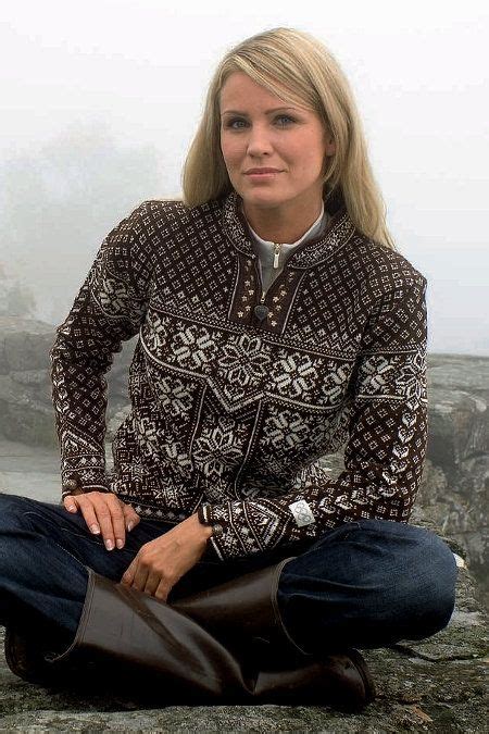 Dale of Norway Peace Sweater Women's (Mocca) | Norwegian sweater, Sweaters for women, Fair isle ...