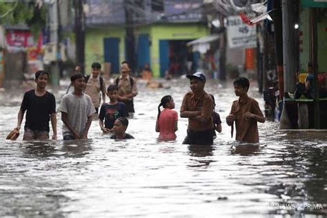 Banjir Jakarta 24 Februari 2023, 21 RT dan 11 Ruas Jalan Kebanjiran