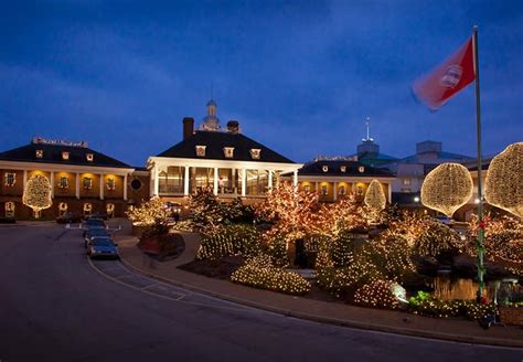 Wonderful Holiday's at The Gaylord Opryland Resort | Creative Lifestyles