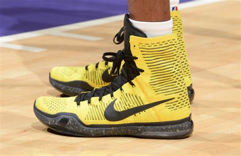 #SoleWatch: Kobe Bryant Had Two Pairs of Nikes for Opening Night | Sole Collector