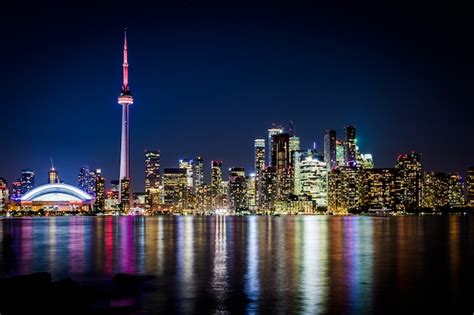 Vista nocturna del centro de toronto, ontario, canadá | Foto Premium