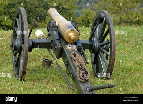 American Civil War Cannon at the Civil War Fort at Boonesboro, Kentucky, USA Stock Photo - Alamy