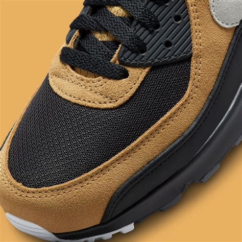 Official Images // Nike Air Max 90 "Elemental Gold" | HOUSE OF HEAT