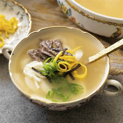 Korean Rice Cake Soup (Tteokguk)