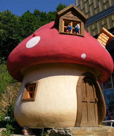 mushroom houses | Mushroom House | Mushroom house, Stuffed mushrooms, Unusual homes