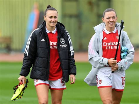 Check out our 2022/23 official women's team photo | News | Arsenal.com