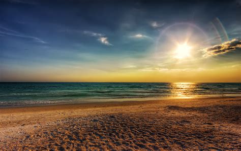 Warm Beach | Who said you can't take nice pictures shooting … | Flickr