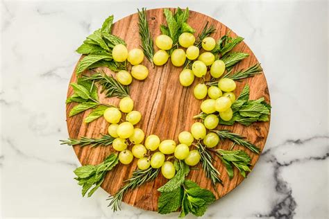 Christmas Fruit Wreath - This Healthy Table