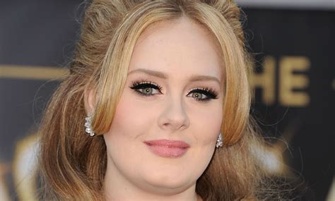 Here's how to get Adele's flawless eye makeup: Watch the tutorial!