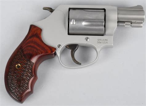 Lot - SMITH & WESSON MODEL 637 AIRWEIGHT 38 REVOLVER