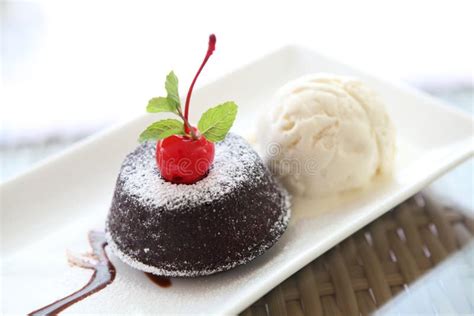 Chocolate Lava Cake with Ice Cream Stock Image - Image of dessert, fondant: 33869655