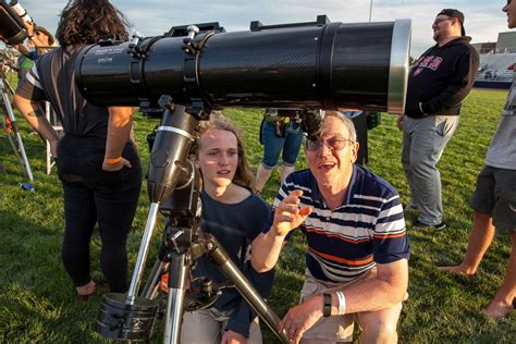 First look at the solar eclipse from Oregon - ABC News