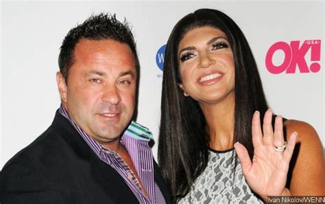 Teresa Giudice Ditches Wedding Ring Amid Joe's Looming Deportation