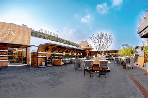 Flow Brew & Dine - A Brewrey, A Cocktail Bar, Terrace, DLF Saket, New Delhi