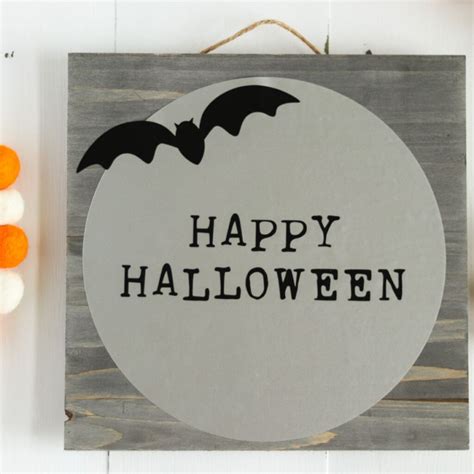 Cricut Halloween Sign with Free SVG - Have a Crafty Day