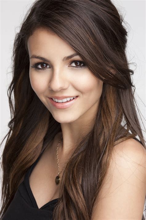 Pin by Rebecca Townsend on Headshot info | Victoria justice, Brunette ...