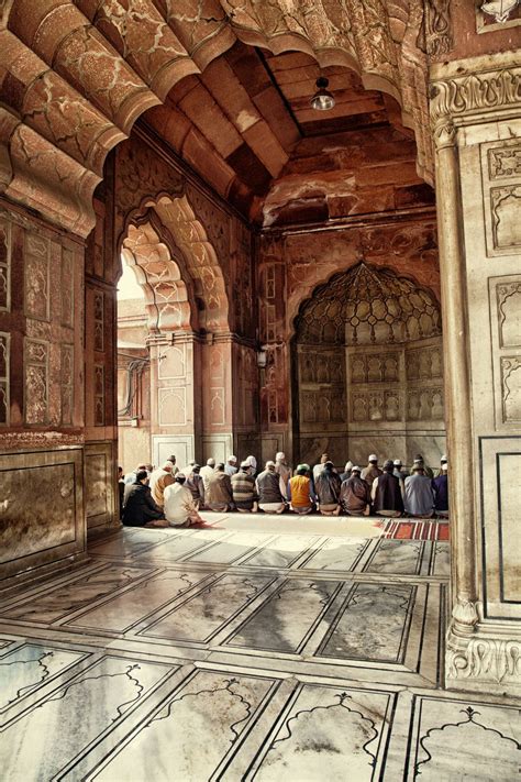 Noon Prayer at Jama Masjid (Old Delhi, India) | Masjid, Islamic ...