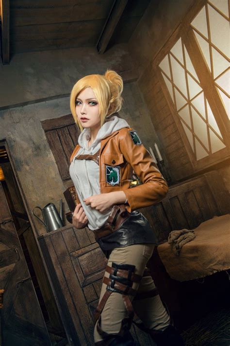 Mon夢 on Twitter | Annie leonhart, Attack on titan, Cosplay