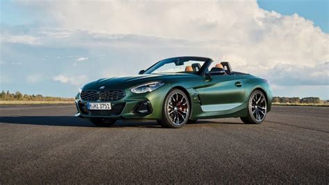 BMW’s Sole Roadster, the Z4, Is Getting a Manual Transmission for 2025