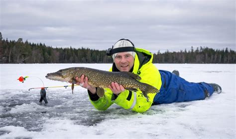 Best Winter Fishing Tips for Anglers and The Right Ice Fishing Gear