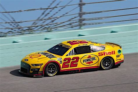 Joey Logano Takes Pole for Cup Championship Race at Phoenix