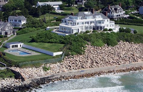 Taylor Swift Drops Nearly $18 Million on Rhode Island Mansion: Report | The Juice - Yahoo ...