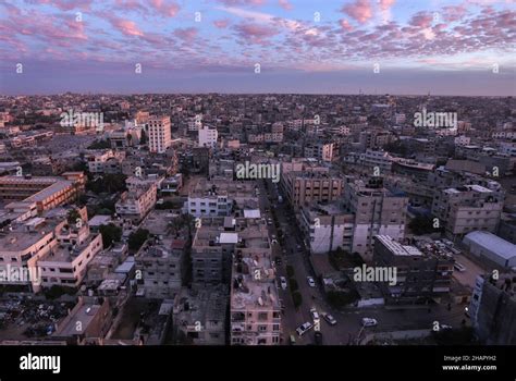 An overview of Palestinian houses and buildings in Khan Yunis refugee ...