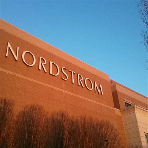 Nordstrom Roosevelt Field - Clothing Store in Garden City