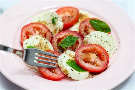 Insalata Caprese Recipe - Maya Kitchenette