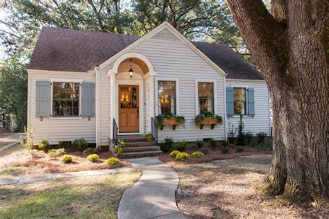 20 Front Door + Shutter Color Combos We Love | HGTV | Cottage exterior, Exterior house colors ...