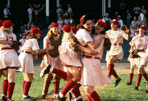 League of Their Own co-stars Geena Davis and Rosie O'Donnell to reunite ...