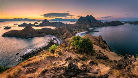 Indonesia is set to limit the number of visitors to Komodo National ...