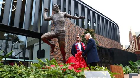 Sydney unveils Adam Goodes statue at Hall of Industries | news.com.au — Australia’s leading news ...