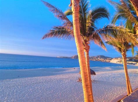 The beautiful beaches of Los Cabos on the San Jose del Cabo Bay and ...