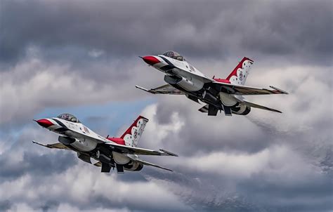 F 16 Thunderbirds Wallpaper