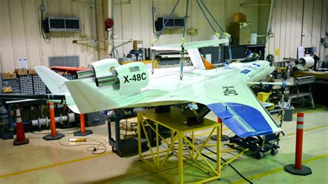 At NASA Dryden, the futuristic X-48C gets ready to fly - CNET