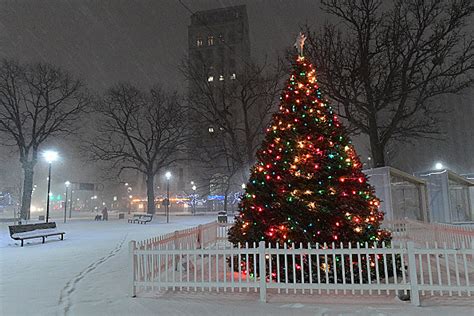 Creative Snow Sculptures – Massachusettes Listener Showcases Snow ...