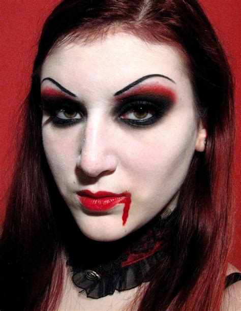 15 Amazing Vampire Makeup Ideas For Halloween Party | Vampire makeup, Vampire makeup halloween ...