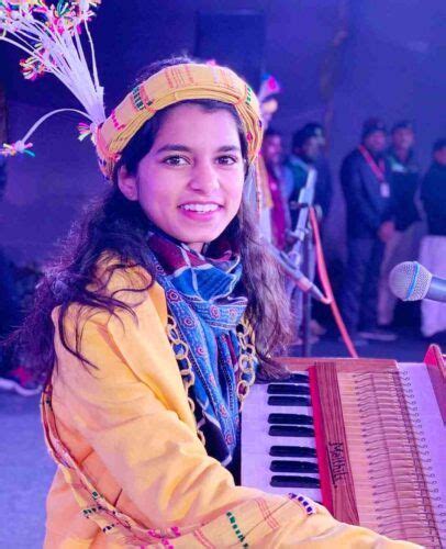 Maithili Thakur (Singer) Biography, Net Worth, Age , Height, Family and More | Hindustani ...