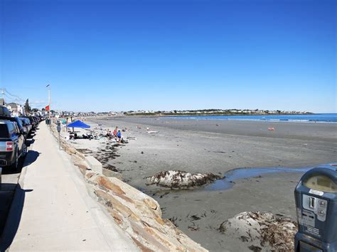 York Beach, Maine | Skee-Ball, Goldenrod Kisses, and the Most Photographed Lighthouse in New England