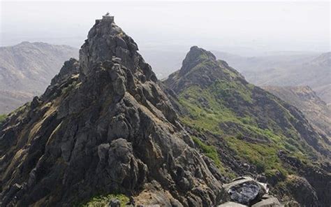 Girnar Mountain | Sasan Gir - What to Expect | Timings | Tips - Trip Ideas by MakeMyTrip