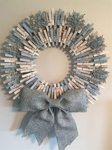 48 Best DIY Clothespin Wreaths You Can Try Today | Decor Home Ideas