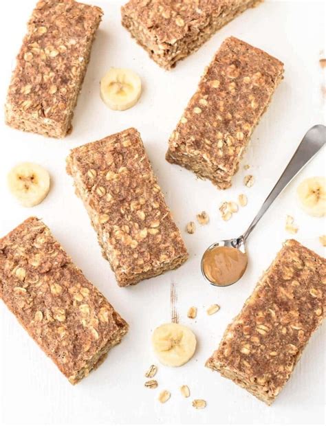 Oatmeal Breakfast Bars {Healthy + Naturally Sweetened} - WellPlated.com